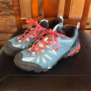 Merrell W’s Capra Approach/Hiking Shoes, Size 7